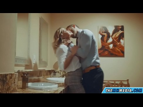 ❤️ כשבלונדינית חזה מפתה אותך בשירותים ציבוריים ❤️❌ פורנו תוצרת בית ב-iw.vegasservice.ru ❌️